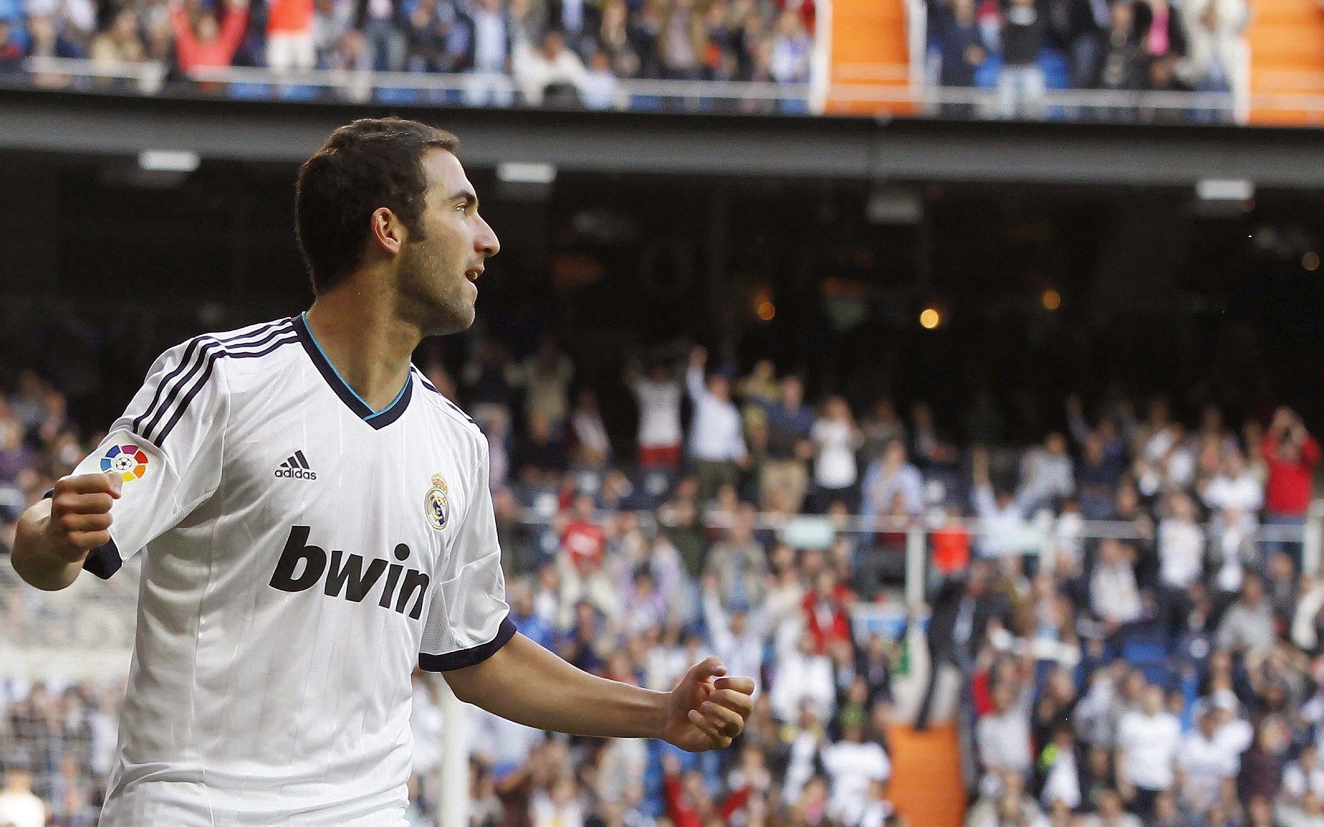 五大联赛是否推广跑动换位节奏应对人盯人防守，五大联赛转会窗